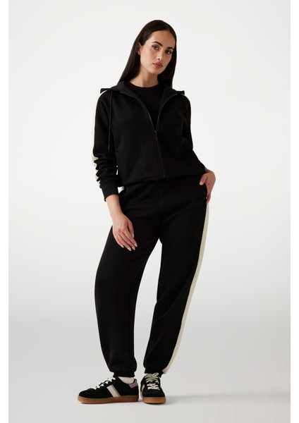Kadın Fermuarlı Kapüşonlu Logolu Sweatshirt - Siyah fiyatları
