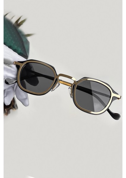 Oval Unisex Siyah Güneş Gözlüğü