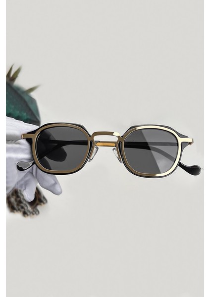 Oval Unisex Siyah Güneş Gözlüğü fırsatları