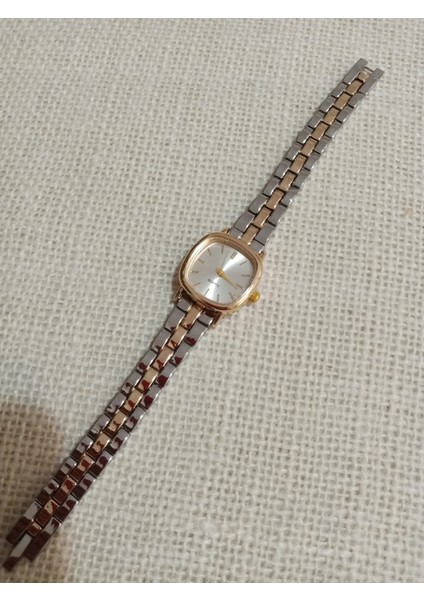 Retro Still Marka Model Vintage Oval Gold Kasa - Zincir Kordon Kadın Kol Saati 0021