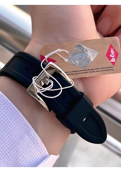 Italyan Tasarım Bileklik Hediyeli Silikon Kordon 5 Atm Erkek Kol Saati ELC.08238.351 indirimleri