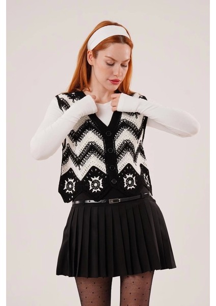 Zikzak Geçişli Triko Örme Siyah Yelek fırsatları