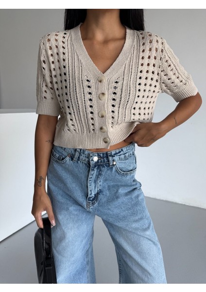 Kısa Kollu Ajurlu Desen Düğme Detaylı %100 Pamuk Crop Hırka