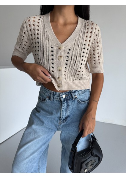 Kısa Kollu Ajurlu Desen Düğme Detaylı %100 Pamuk Crop Hırka fiyatları