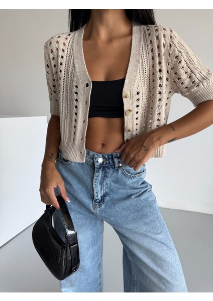 Kısa Kollu Ajurlu Desen Düğme Detaylı %100 Pamuk Crop Hırka modelleri