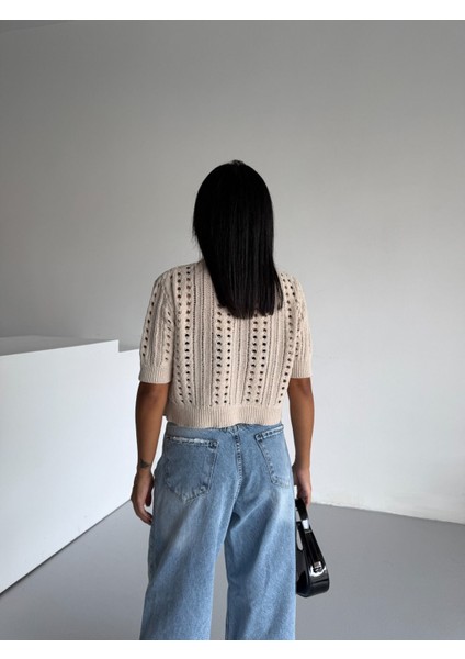 Kısa Kollu Ajurlu Desen Düğme Detaylı %100 Pamuk Crop Hırka