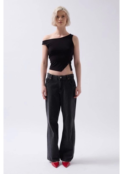 Kayık Yaka Yırtmaç Detay Bluz