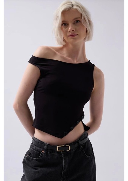 Kayık Yaka Yırtmaç Detay Bluz modelleri