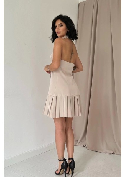 Bej Sırtı Açık Ceket Yakalı Elbise fırsatları