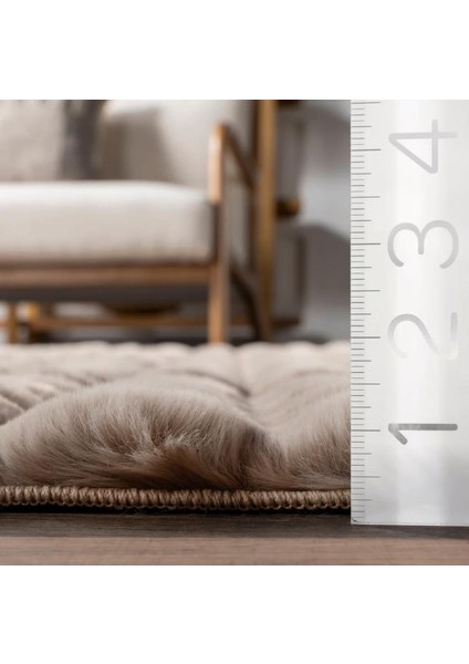 Dekoratif Camel Peluş Halı – Kaymaz, Kolay Temizlenen, Yumuşak Dokulu modelleri