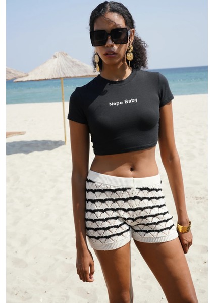 Nepo Baskılı Crop Siyah T-Shirt