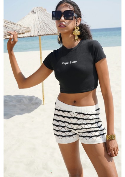 Nepo Baskılı Crop Siyah T-Shirt modelleri