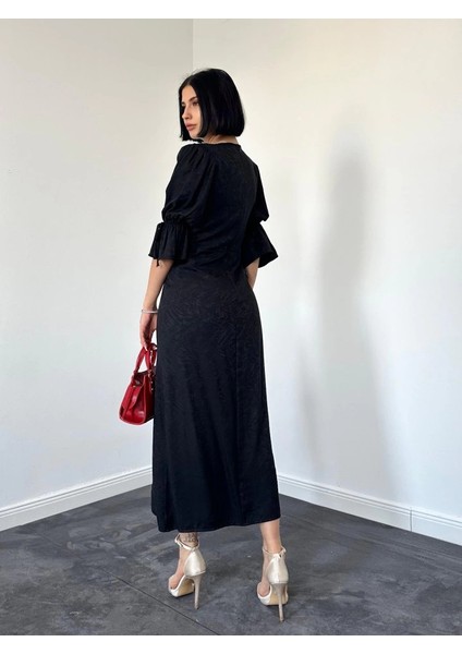 Siyah Yırtmaçlı Jakar Elbise modelleri