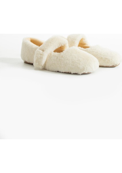 Ekru Peluş Kışlık Düz Taban Kadın Babet FT3939