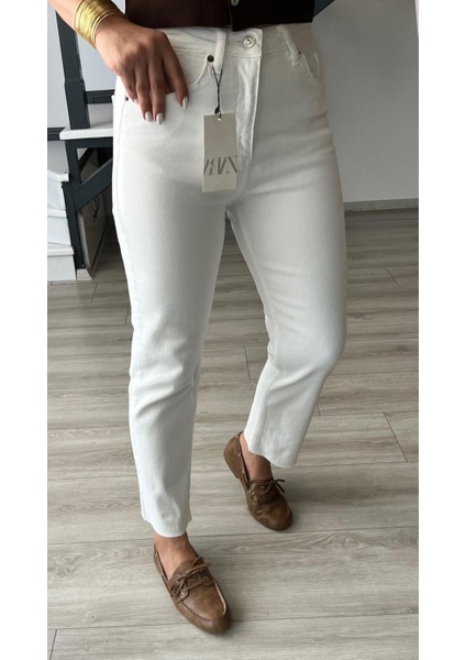 Beyaz Boy Fit Jean