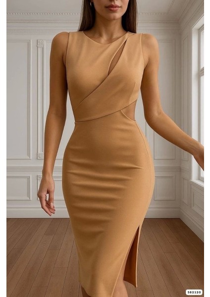 Kadın Goğüs Detaylı Sırt Dekoltelı Yırtmaç Detaylı Scuba Elbise