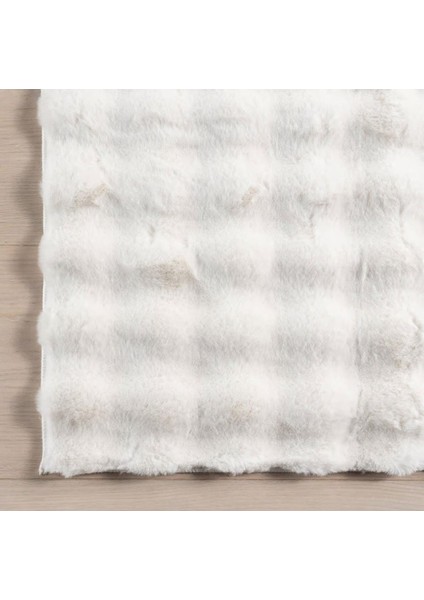 Dekoratif Beyaz Peluş Halı – Kaymaz, Kolay Temizlenen, Yumuşak Dokulu modelleri