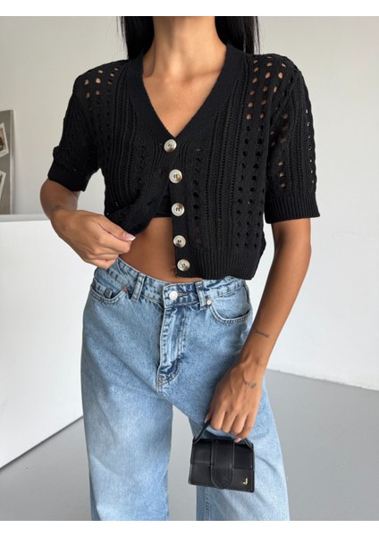 Kısa Kollu Ajurlu Desen Düğme Detaylı %100 Pamuk Crop Hırka