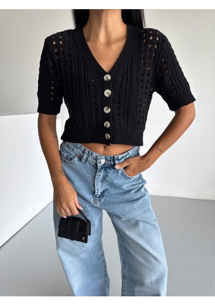 Kısa Kollu Ajurlu Desen Düğme Detaylı %100 Pamuk Crop Hırka modelleri