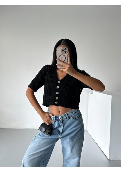 Kısa Kollu Ajurlu Desen Düğme Detaylı %100 Pamuk Crop Hırka indirimleri