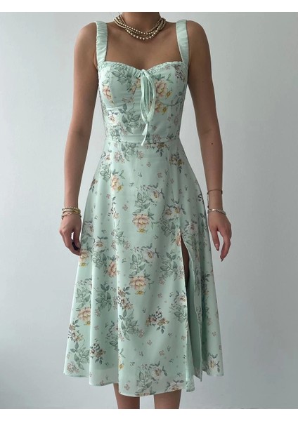 Anjelik Yırtmaç Detaylı Elbise fiyatları