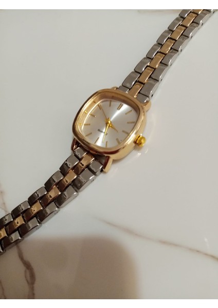 Retro Still Marka Model Vintage Oval Gold Kasa - Zincir Kordon Kadın Kol Saati 0021