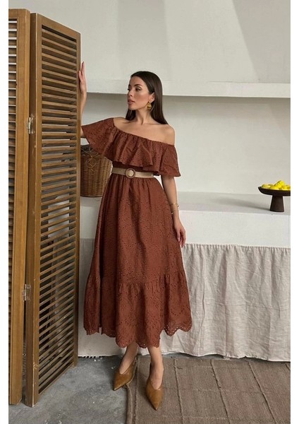 Kahverengi Omzu Lastikli Brode Elbise fırsatları