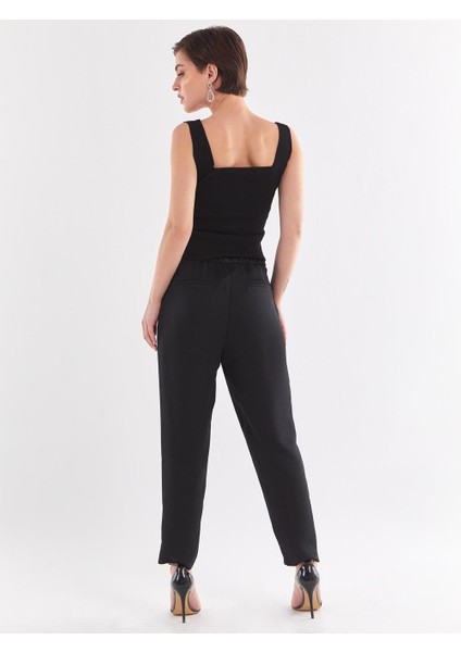 Püskül Detaylı Takım-Siyah