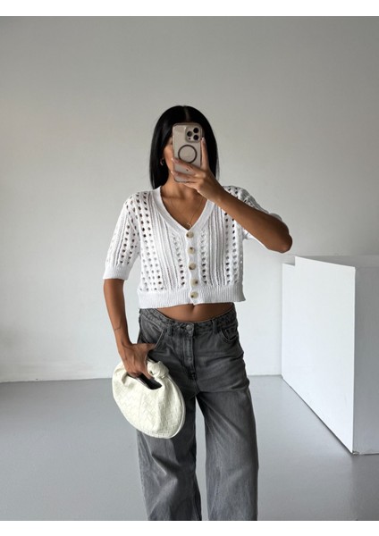 Kısa Kollu Ajurlu Desen Düğme Detaylı %100 Pamuk Crop Hırka