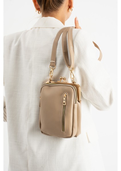 Kadın Burslu Gold Aksesuarlı Ayarlanabilir Çapraz Askılı Suni Deri Omuz ve Çapraz Çanta