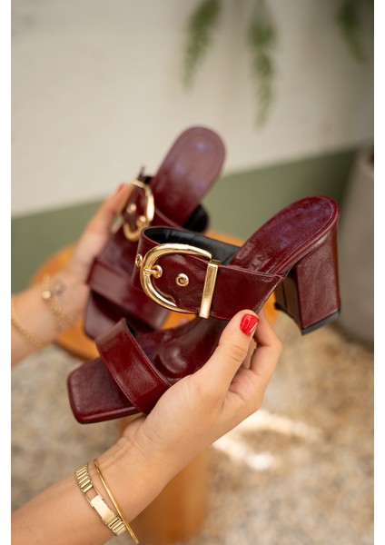 Bordo Gold Toka Detaylı Kadın Terlik Platform Topuklu Rahat Kullanım için Şık Tasarım