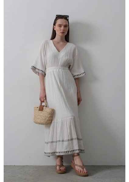 Koleteknakışlıelbise - Beyaz