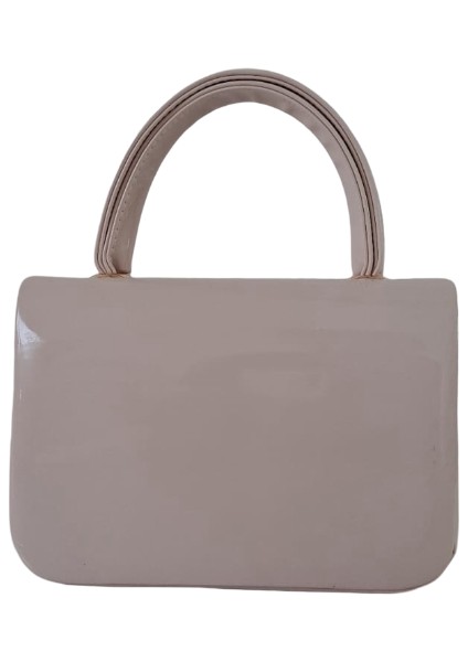 Lal'den Parlak Rugan Deri Görünümlü Bej Krem ve Bordo Tonunda Kadın Çantası – Zincir Detaylı Omuz & El Kullanımı -Minimalist Tasarım Omuz & El Çantası – Şık ve Kullanışl Bayan Çantaı fiyatları