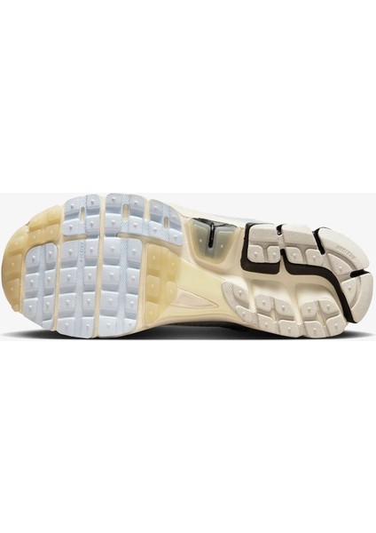 Zoom Vomero 5 Premium Erkek Beyaz Spor FN7649-110 indirimleri