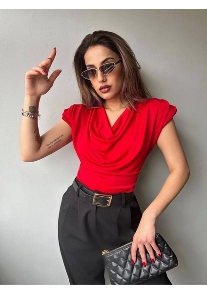 Kadın V Yaka Vatka Detay Kolsuz Dökümlü Bluz modelleri
