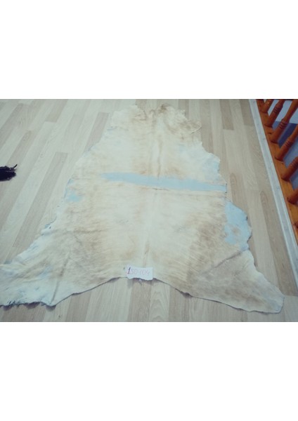 Doğal Işlenmemiş Hakiki Derisi Dana Postu Halı Yolluk