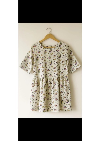 Çiçekli Bol Kesim Cepli Pamuklu Elbise