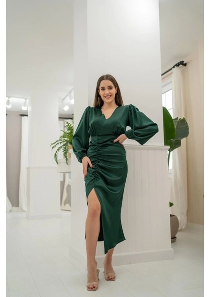 Zümrüt V Yaka Saten Elbise