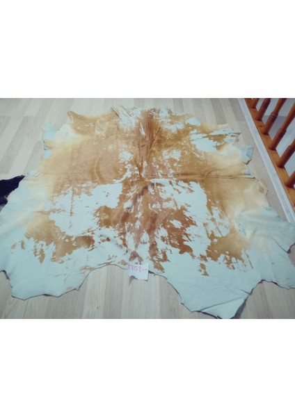 Doğal Işlenmemiş Hakiki Derisi Dana Postu Halı Yolluk