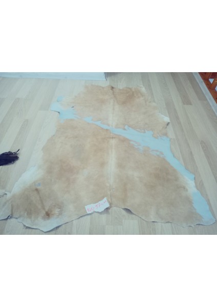 Doğal Işlenmemiş Hakiki Derisi Dana Postu Halı Yolluk