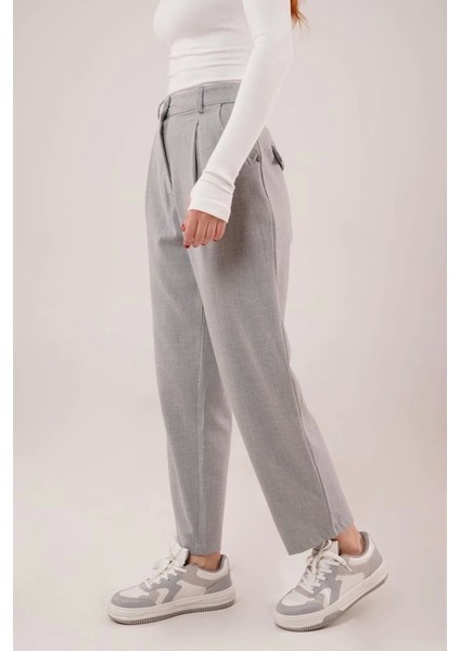 Kapama Cep Detaylı Gri Pantolon fiyatları