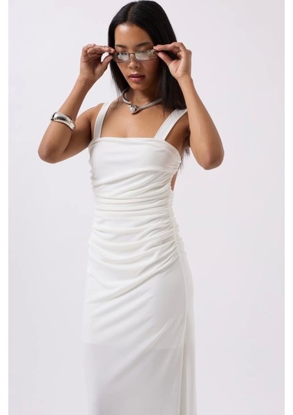 Yırtmaç Detay Sırt Dekolte Elbise