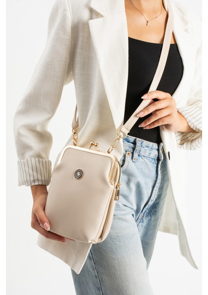 Kadın Burslu Gold Aksesuarlı Ayarlanabilir Çapraz Askılı Suni Deri Omuz ve Çapraz Çanta modelleri