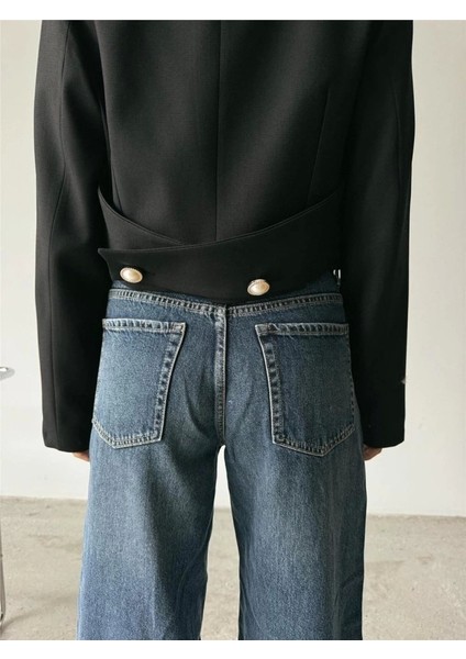 Arkası Inci Düğme Detaylı Crop Ceket - Siyah fırsatları