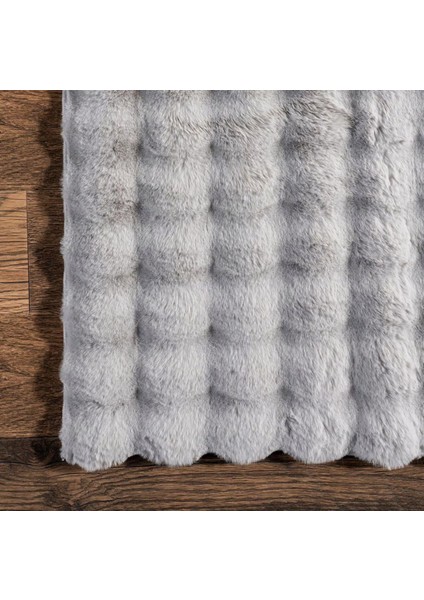 Dekoratif Gri Peluş Halı – Kaymaz, Kolay Temizlenen, Yumuşak Dokulu fiyatları
