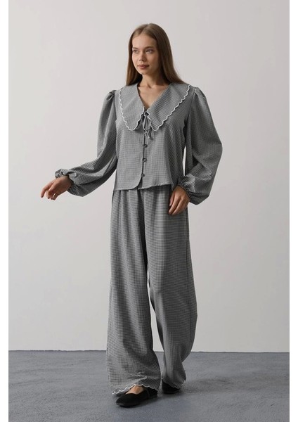 Işlemeli Bebe Yakalı Pantolon Takım - Siyah