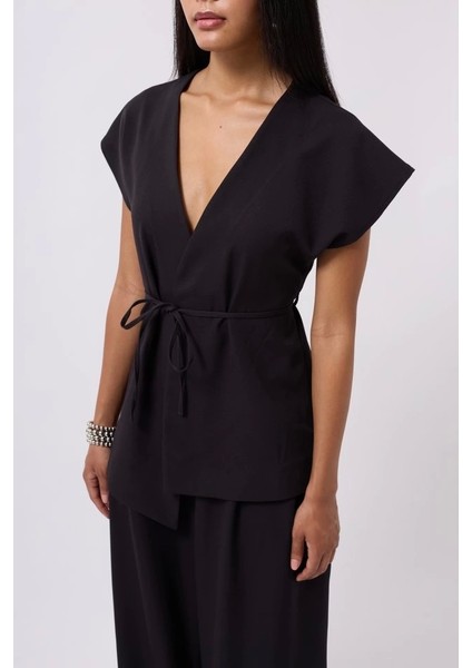 Bağcık Detay Yelek fırsatları