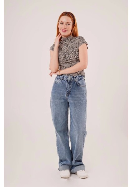 Leopar Desen Kısa Kollu Basic T-Shirt fırsatları