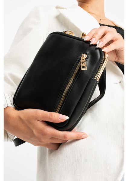 Kadın Burslu Gold Aksesuarlı Ayarlanabilir Çapraz Askılı Suni Deri Omuz ve Çapraz Çanta fırsatları