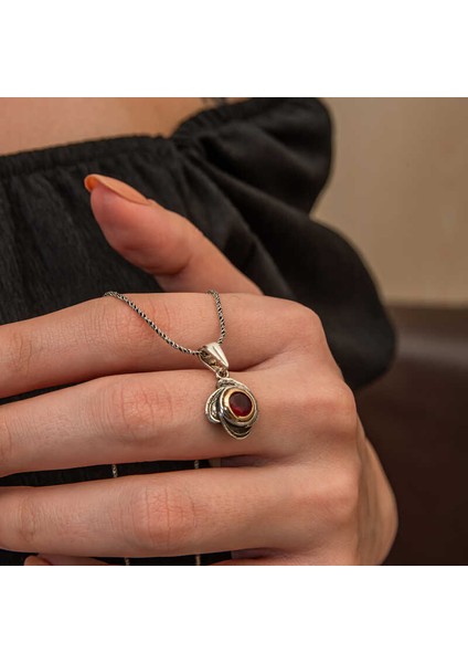 Gümüş Kırmızı Taşlı Gül Model Kadın Kolye fiyatları